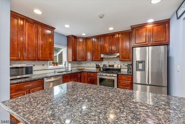 2104 Shady Ln, Scotch Plains Twp., NJ 07076