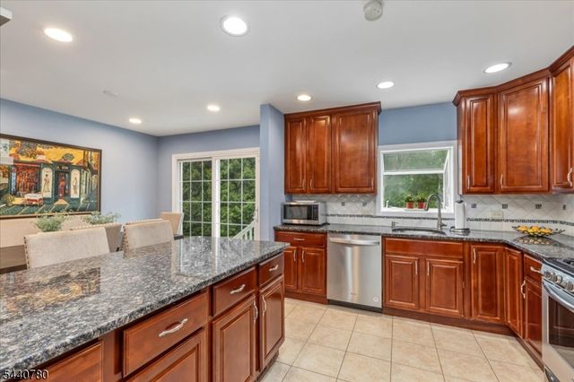 2104 Shady Ln, Scotch Plains Twp., NJ 07076
