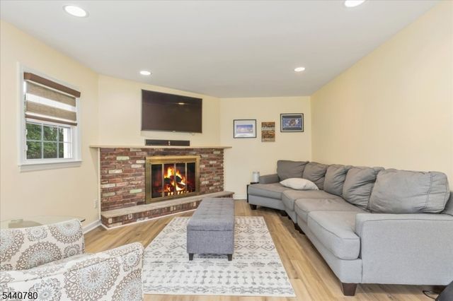 2104 Shady Ln, Scotch Plains Twp., NJ 07076