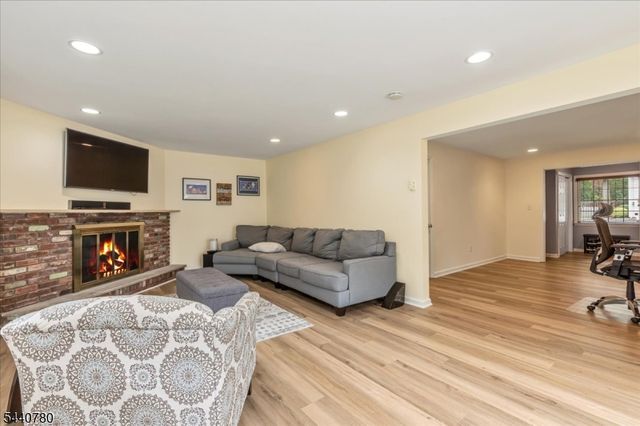2104 Shady Ln, Scotch Plains Twp., NJ 07076