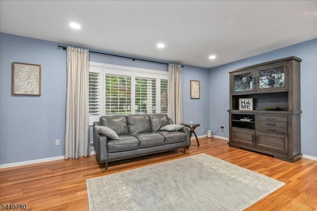 2104 Shady Ln, Scotch Plains Twp., NJ 07076