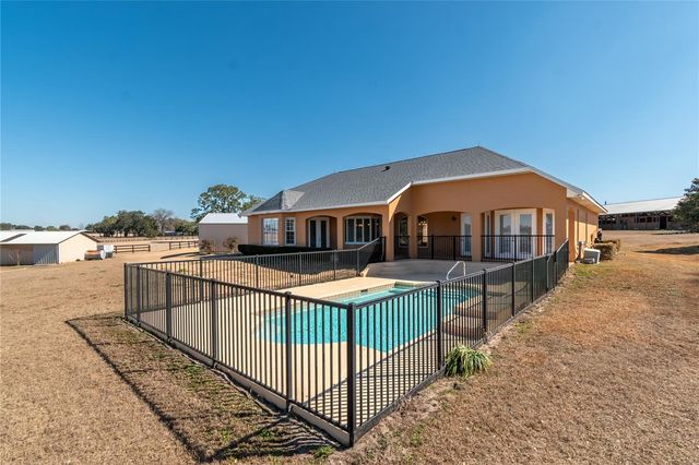 12610 NW GAINESVILLE ROAD, Reddick, FL 32686