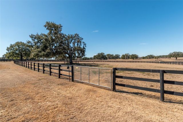 12610 NW GAINESVILLE ROAD, Reddick, FL 32686