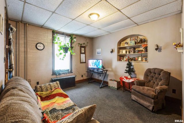 557 6TH Avenue S, Clinton, IA 52732