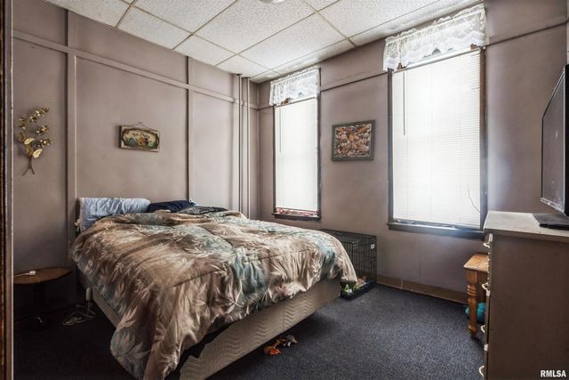 557 6TH Avenue S, Clinton, IA 52732