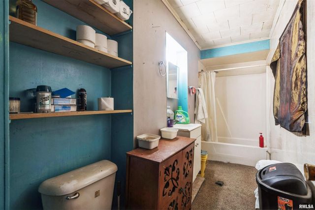 557 6TH Avenue S, Clinton, IA 52732