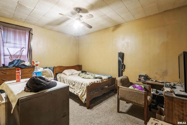 557 6TH Avenue S, Clinton, IA 52732