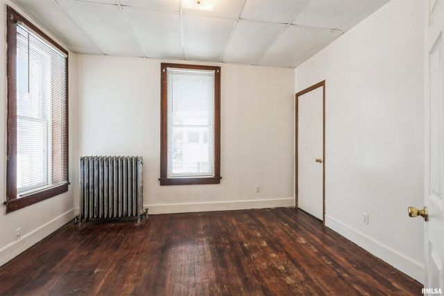 557 6TH Avenue S, Clinton, IA 52732