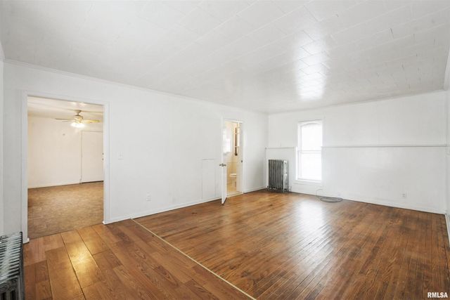 557 6TH Avenue S, Clinton, IA 52732