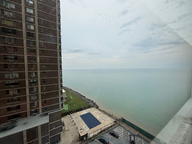 6301 N Sheridan Road 11N, Chicago, IL 60660