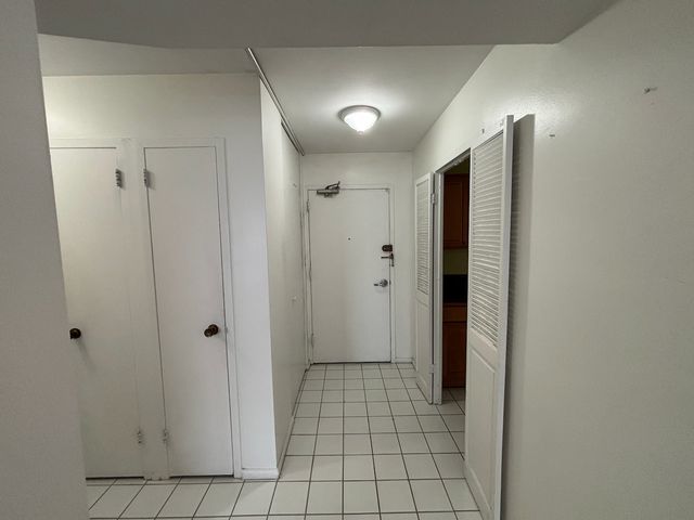 6301 N Sheridan Road 11N, Chicago, IL 60660