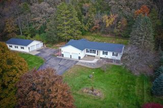 69 E Woodridge Drive, Troy Twp, WI 54022