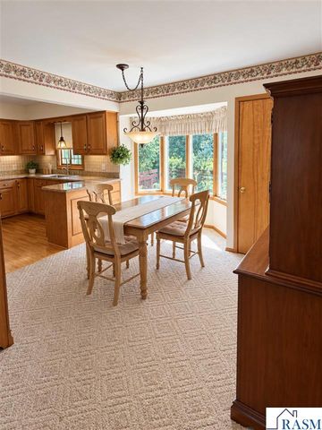130 Eastwood Dr, Mankato, MN 56001