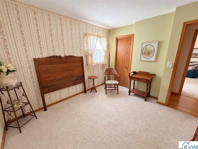 130 Eastwood Dr, Mankato, MN 56001