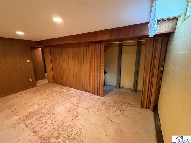 130 Eastwood Dr, Mankato, MN 56001