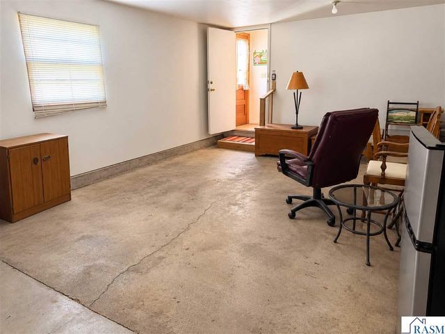 130 Eastwood Dr, Mankato, MN 56001