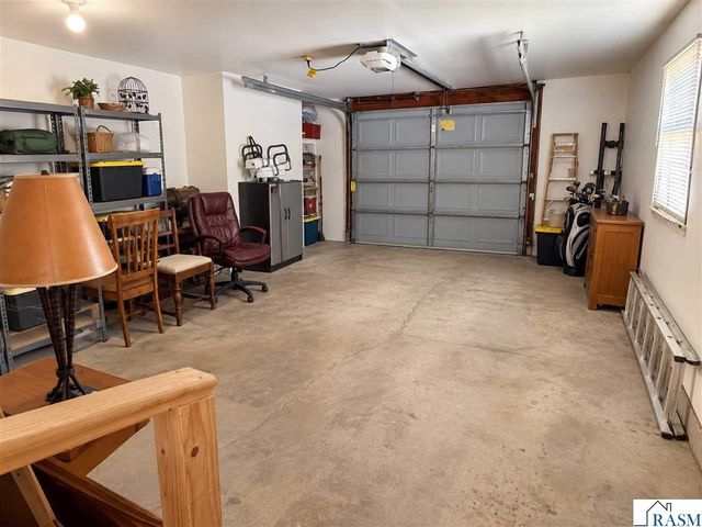 130 Eastwood Dr, Mankato, MN 56001