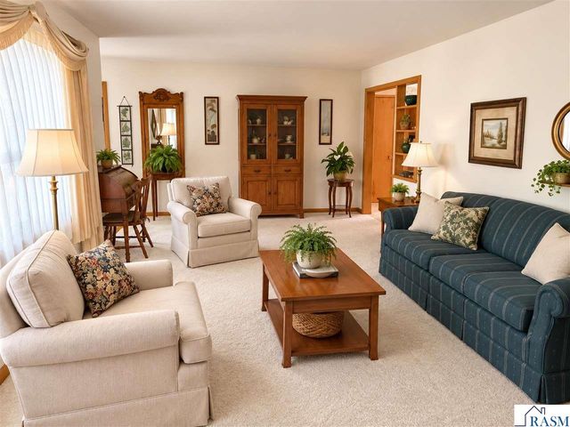 130 Eastwood Dr, Mankato, MN 56001