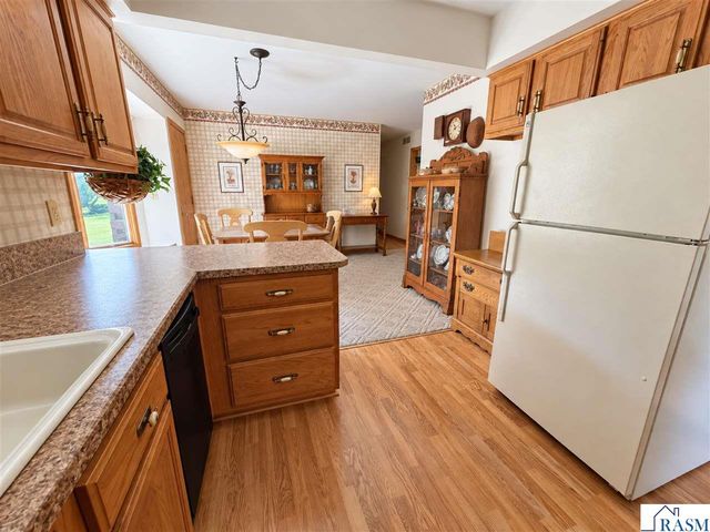 130 Eastwood Dr, Mankato, MN 56001