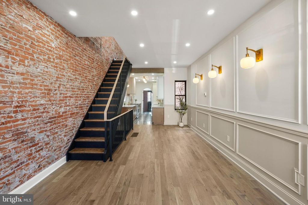 Image 11 of property listing at 2522 W THOMPSON ST, Philadelphia, PA 19121