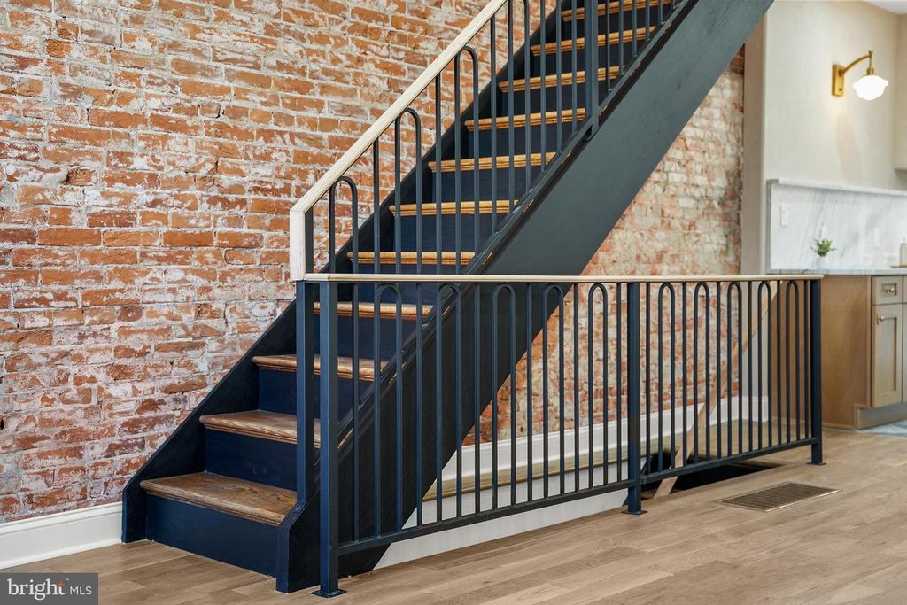 Image 16 of property listing at 2522 W THOMPSON ST, Philadelphia, PA 19121