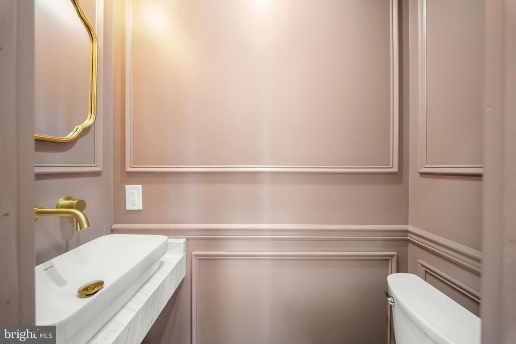 Image 21 of property listing at 2522 W THOMPSON ST, Philadelphia, PA 19121