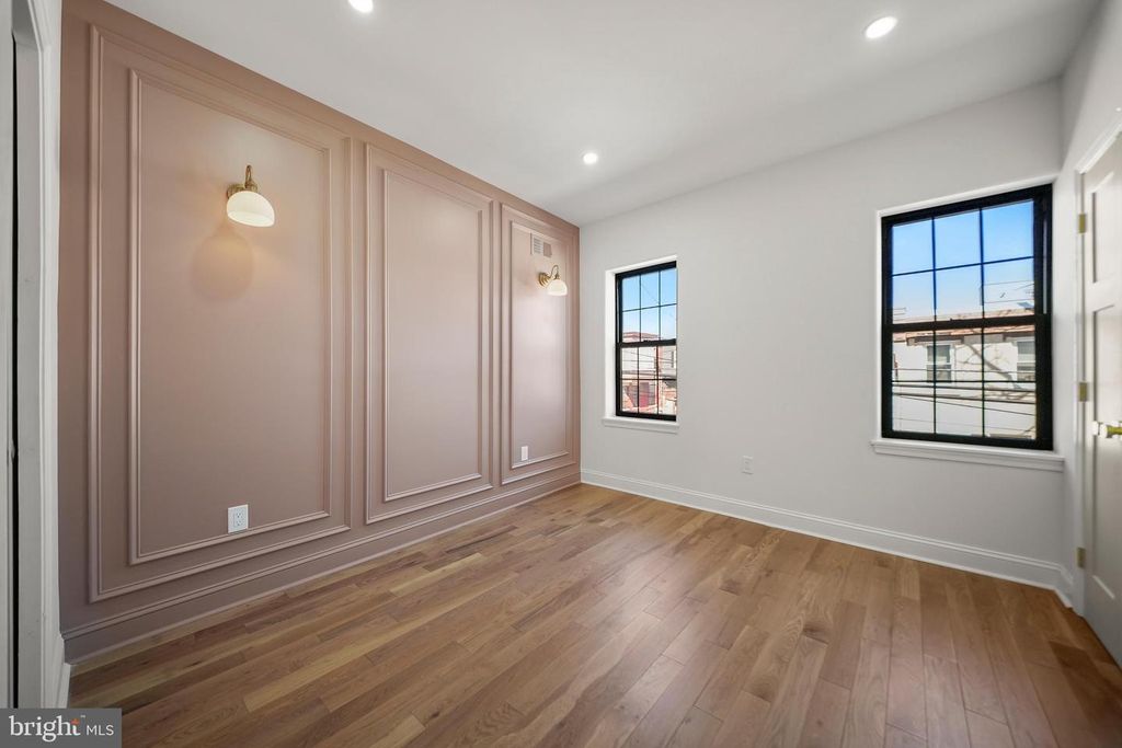 Image 23 of property listing at 2522 W THOMPSON ST, Philadelphia, PA 19121