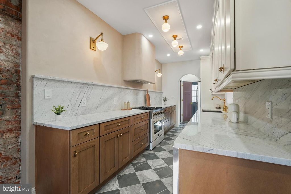 Image 3 of property listing at 2522 W THOMPSON ST, Philadelphia, PA 19121