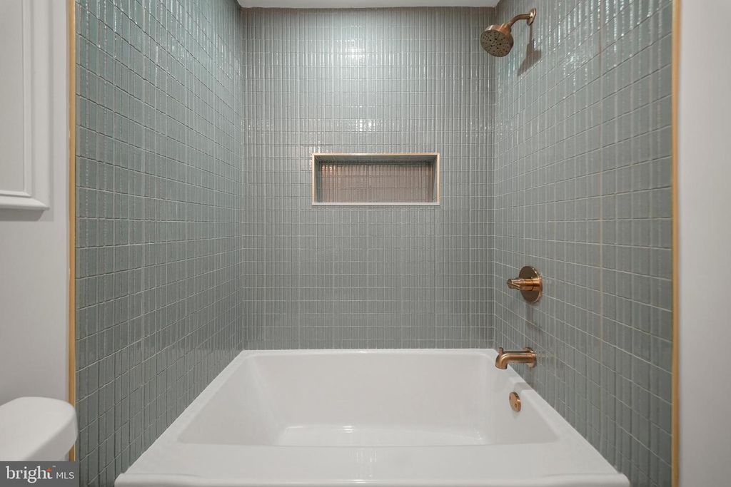 Image 35 of property listing at 2522 W THOMPSON ST, Philadelphia, PA 19121