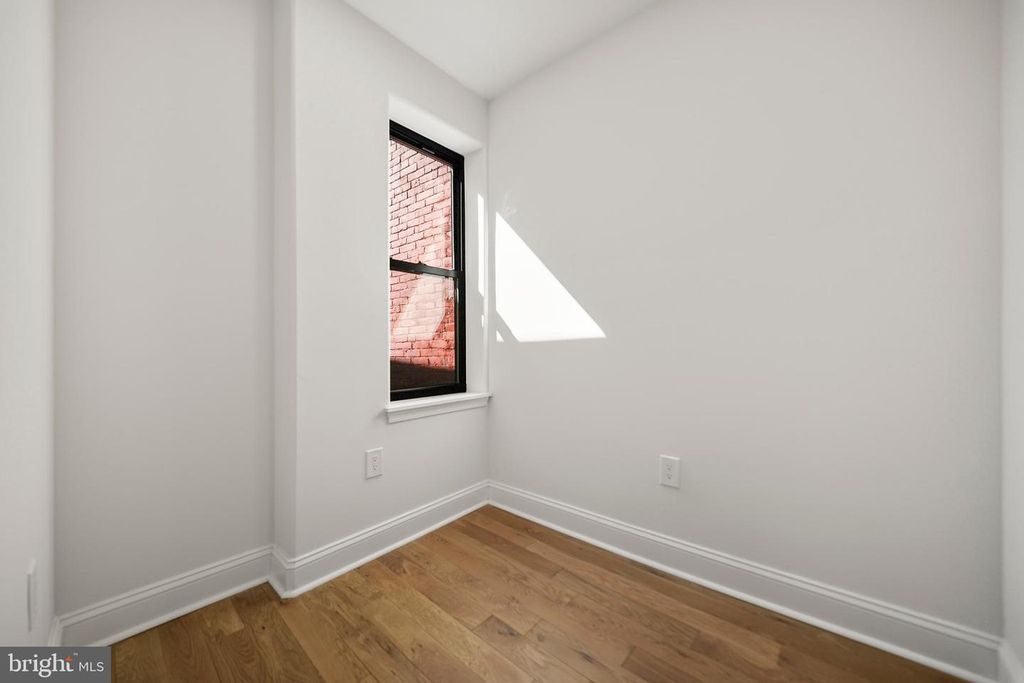 Image 40 of property listing at 2522 W THOMPSON ST, Philadelphia, PA 19121