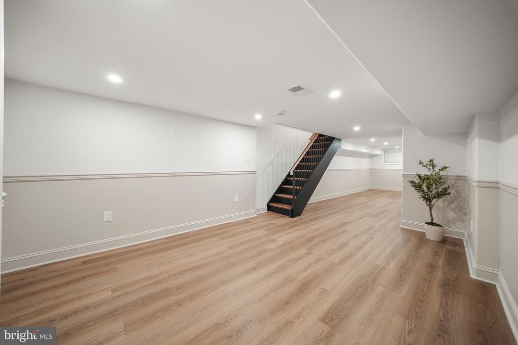 Image 42 of property listing at 2522 W THOMPSON ST, Philadelphia, PA 19121