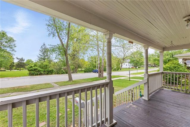 804 E Wea Street, Paola, KS 66071