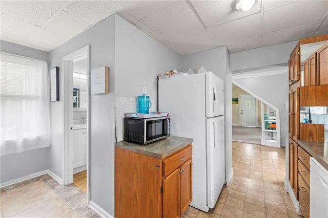 804 E Wea Street, Paola, KS 66071