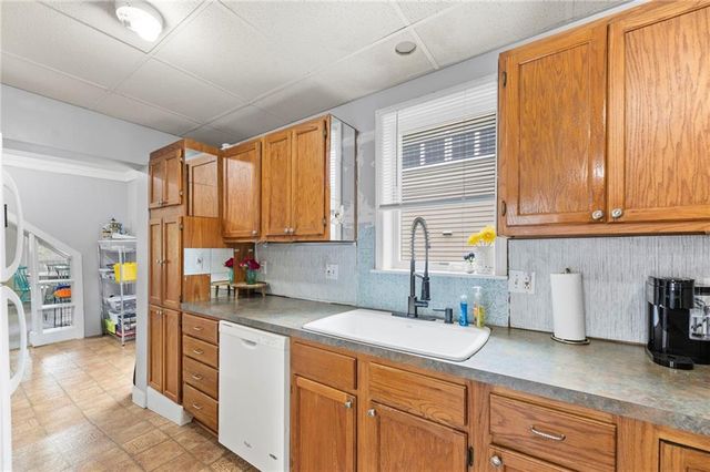804 E Wea Street, Paola, KS 66071