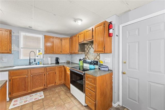 804 E Wea Street, Paola, KS 66071