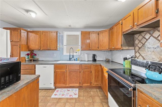 804 E Wea Street, Paola, KS 66071