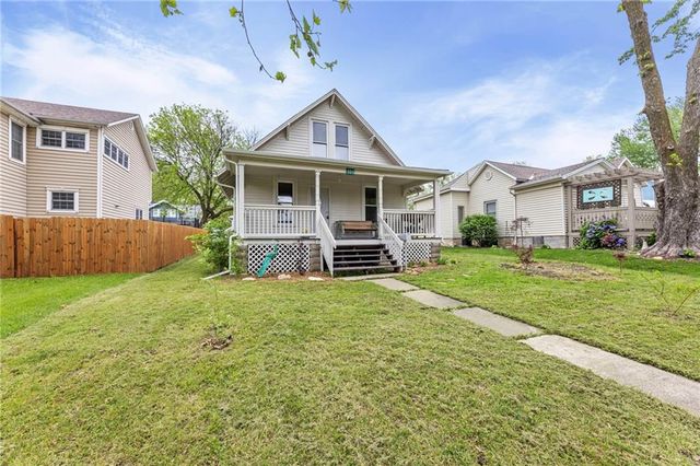 804 E Wea Street, Paola, KS 66071