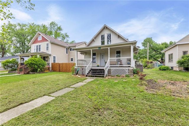 804 E Wea Street, Paola, KS 66071