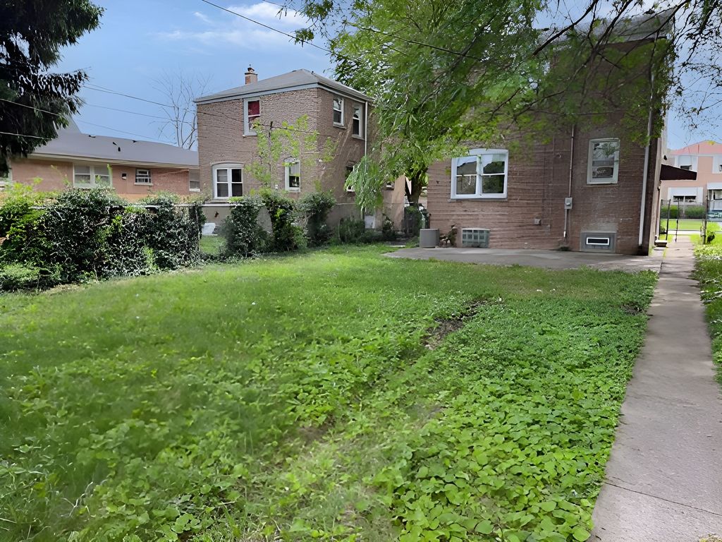 12328 S Peoria Street, Calumet Park, IL 60827