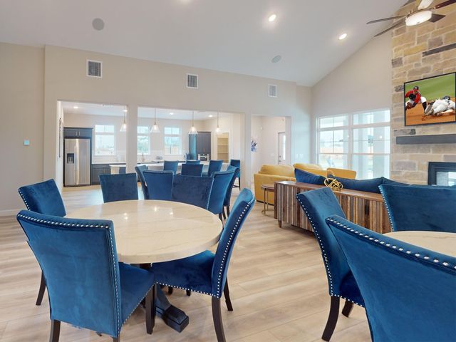 1306 Hidden Oaks, Tomball, TX 77375