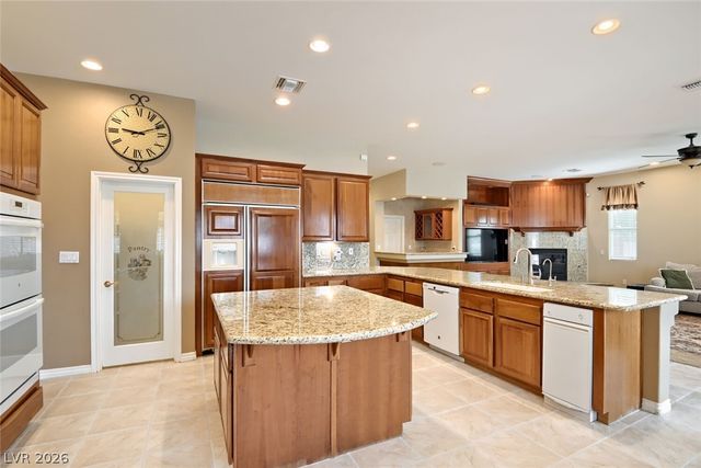 9655 Phoenician Avenue, Las Vegas, NV 89147