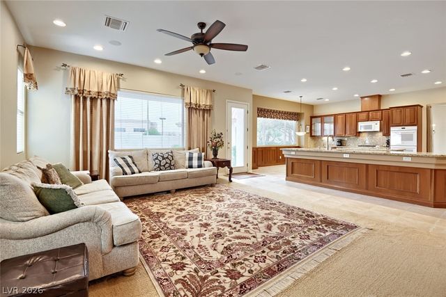 9655 Phoenician Avenue, Las Vegas, NV 89147