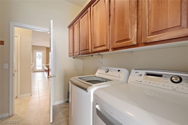 9655 Phoenician Avenue, Las Vegas, NV 89147