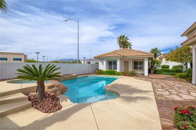 9655 Phoenician Avenue, Las Vegas, NV 89147