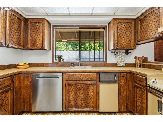 1543 Se 71ST Ave, Portland, OR 97215