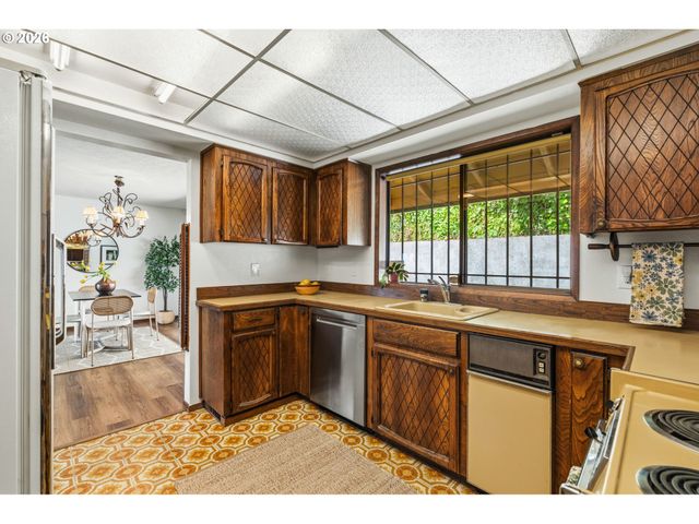 1543 Se 71ST Ave, Portland, OR 97215