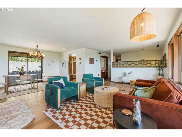 1543 Se 71ST Ave, Portland, OR 97215