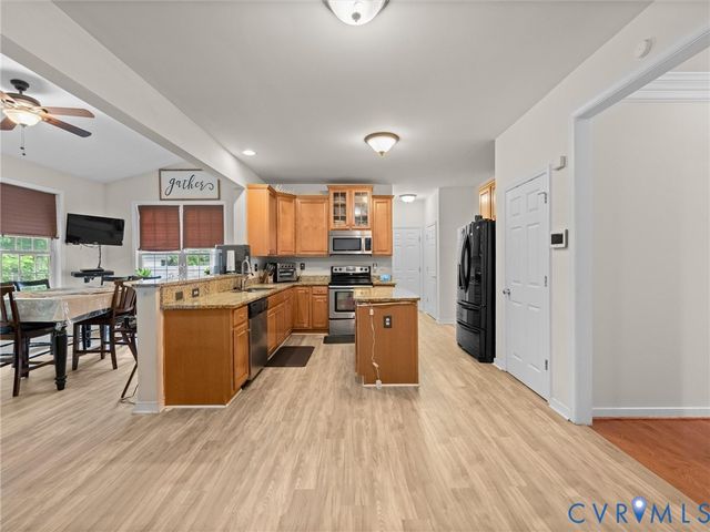 13807 Tobacco Bay Ct, Chester, VA 23836