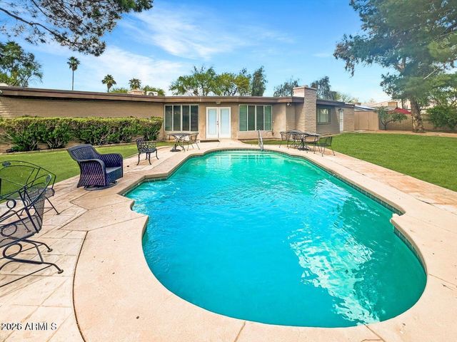 481 W Half Moon Way, Chandler, AZ 85225