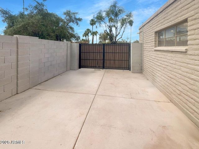 481 W Half Moon Way, Chandler, AZ 85225